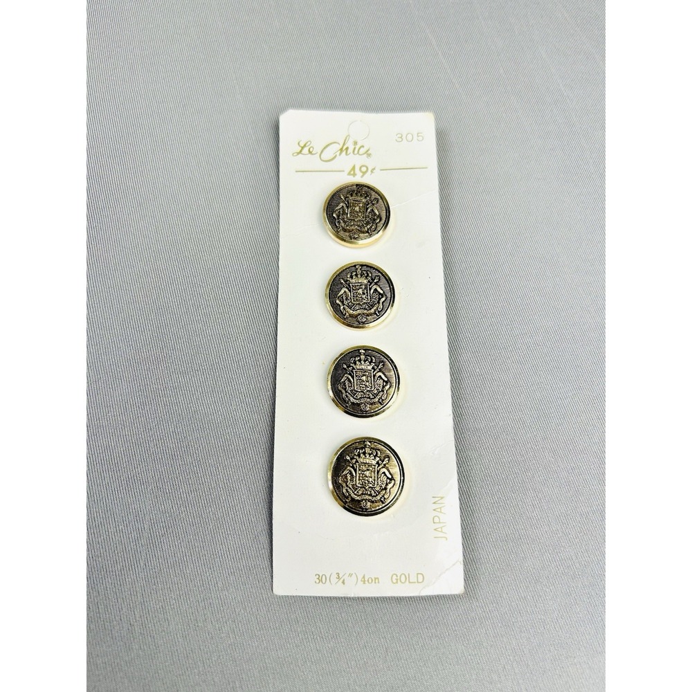 4 Vintage Le Chic Gold Tone Shield Crest Plastic Buttons‎ On Card (READ)